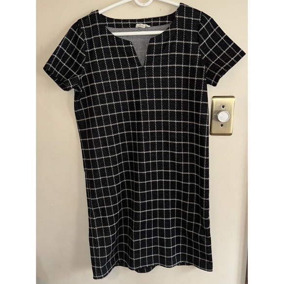 Jane and Delancey Dresses & Skirts - Jane and Delancey Black White Plaid Grid Pullover Dress Size Small EUC